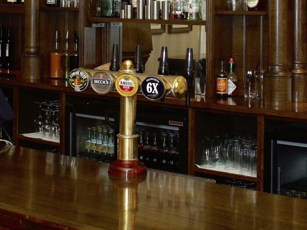 The Bear Hotel Devizes Esterno foto