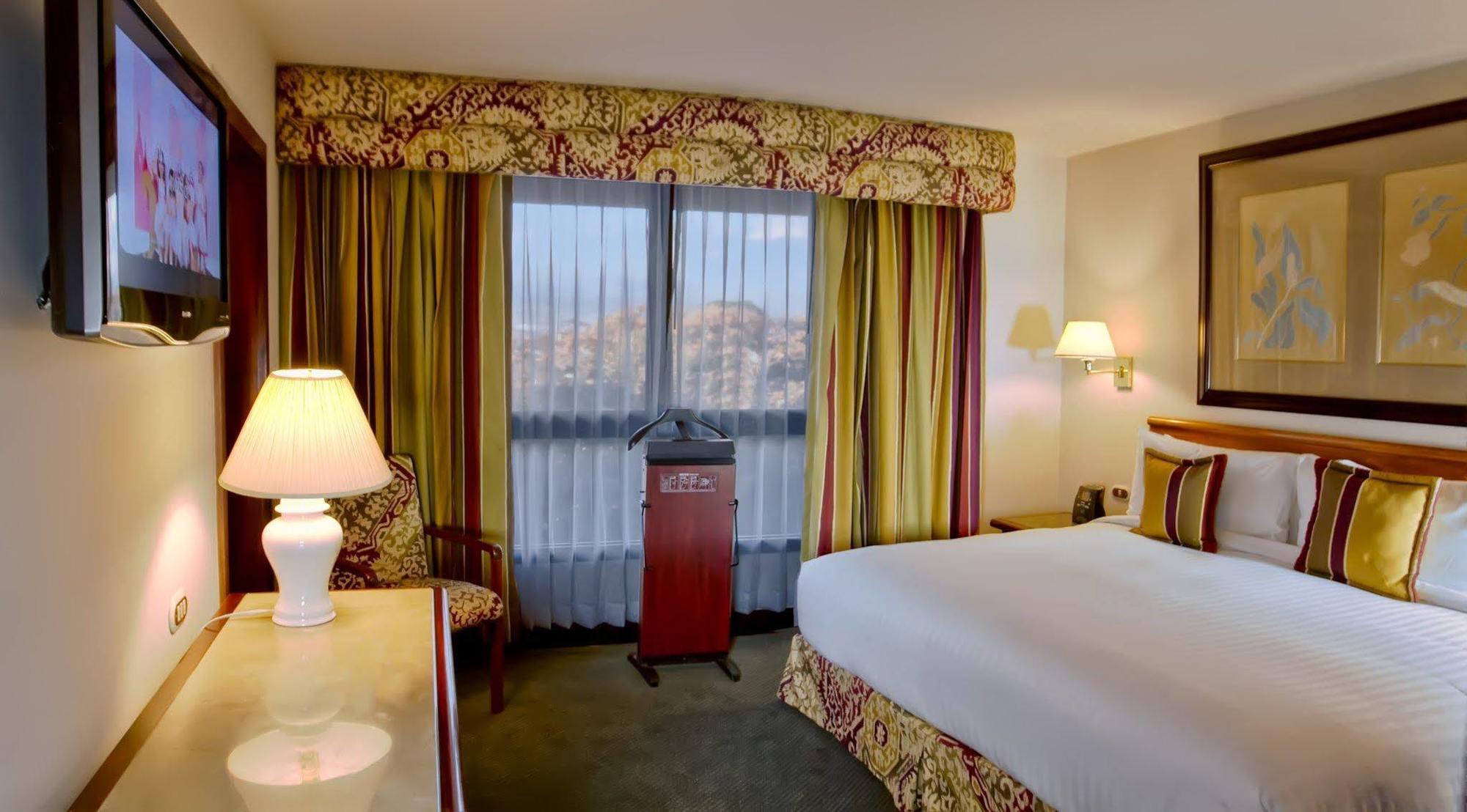 The Bear Hotel Devizes Esterno foto