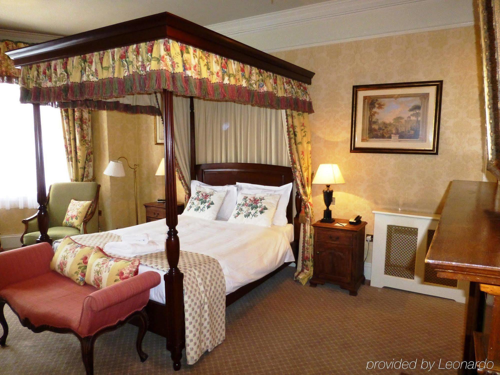 The Bear Hotel Devizes Esterno foto