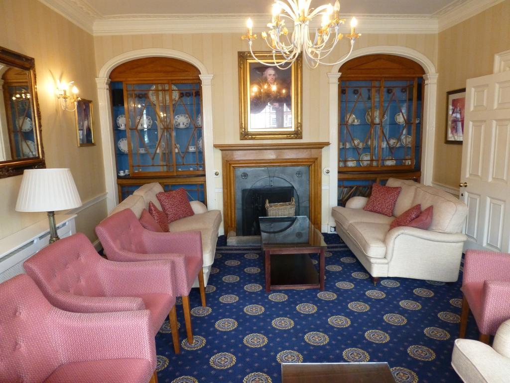 The Bear Hotel Devizes Esterno foto