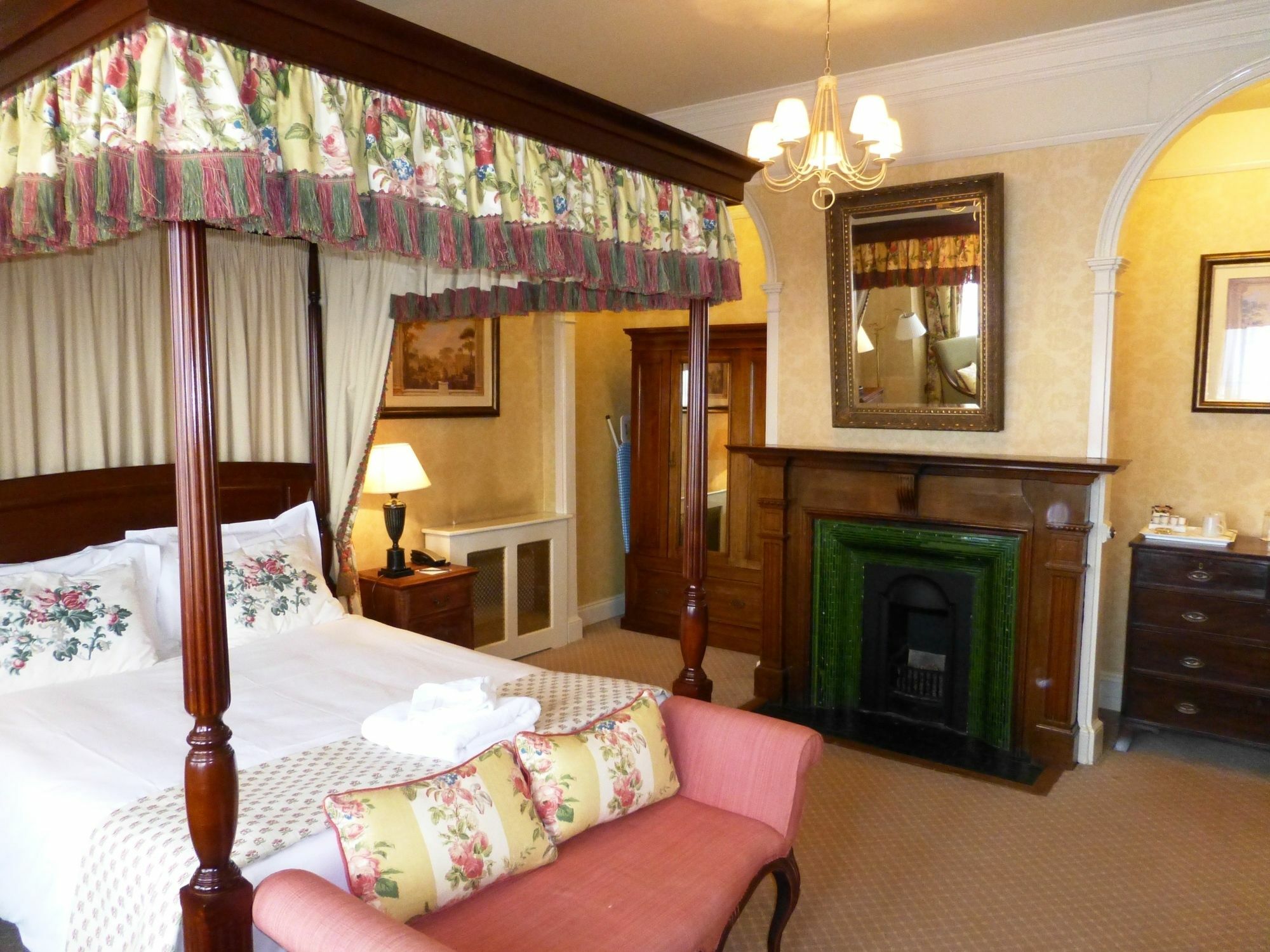 The Bear Hotel Devizes Esterno foto